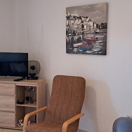 Apartment Jelka Malinska Exterior foto