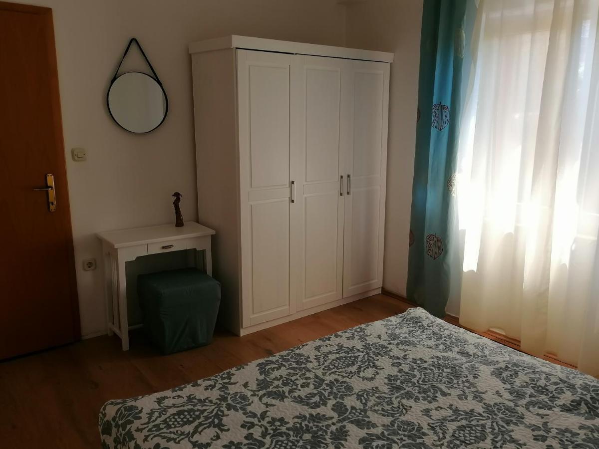 Apartment Jelka Malinska Exterior foto