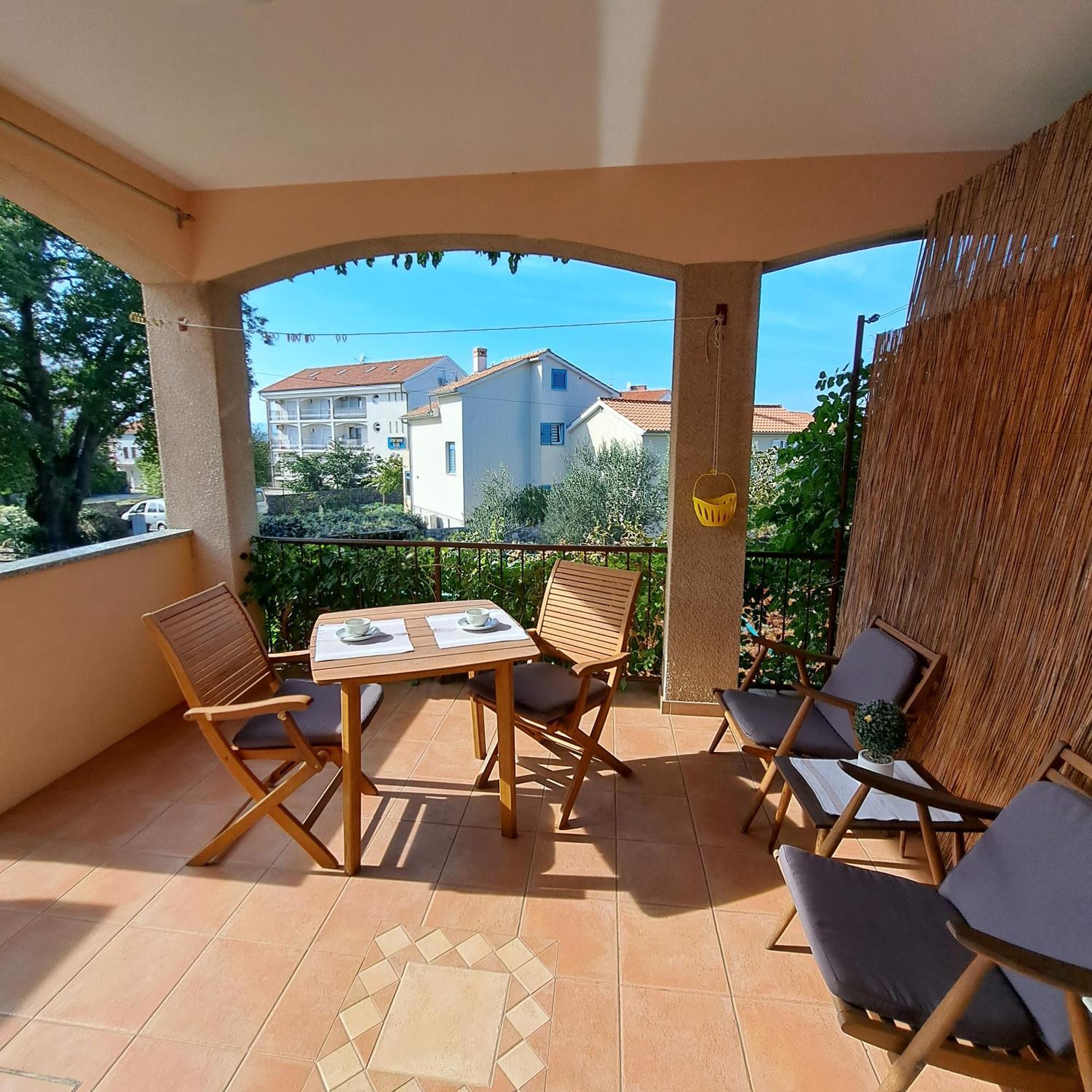 Apartment Jelka Malinska Exterior foto